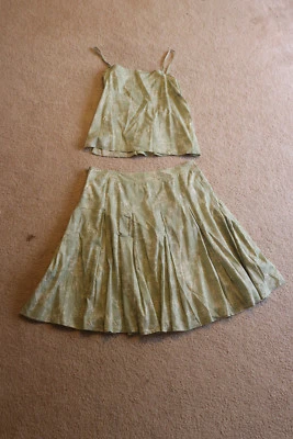 Conjunto de 2 - Camiseta sin mangas Caslon para mujer con flores verdes talla XL y falda talla 14  Foto 1 de 4