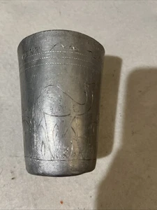 Taza de peltre vintage de 1943 ver información para más - Imagen 1 de 11