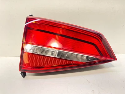 Original OEM | Luz trasera interior halógena Volkswagen Jetta 2015-2018 (izquierda/conductor) Foto 1 de 4