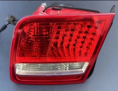 Luz trasera interior derecha OEM 2004-2007 AUDI A8 D3 4E0 945 094 - buen estado Foto 1 de 4