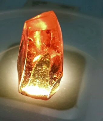 锆石粗糙散装宝石认证 178.90 克拉天然柬埔寨橙色 — 第 1/4 张图片