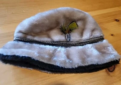 Gorra de invierno vintage bávara de piel sintética hecha en Unión Fedora talla mediana aleta Foto 1 de 4