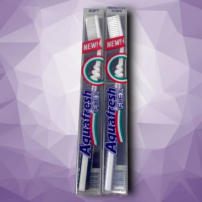 Lote 2 Cepillos de Dientes Flexibles Aquafresh Años 90 De Colección Alemania Estuche Rígido TV Película Prop Foto 1 de 4