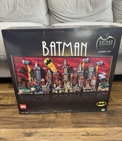 LEGO Batman: the Animated Series Gotham City 76271 Complete w Mini-Figures 