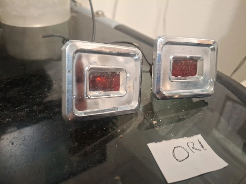 Juego de luces marcadoras laterales traseras Chrysler 1968 69 Mopar 2853673... Newport, New Yorker Foto 1 de 4