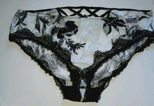 NWT Cacique Lane Bryant White Black Floral Nylon Hipster Lace Strappy Back 26/28 - Picture 1 of 3