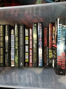 CLEARANCE $5.99 PATRICIA CORNWELL, KATHY REICHS Bestseller Books Hardback - Picture 1 of 1
