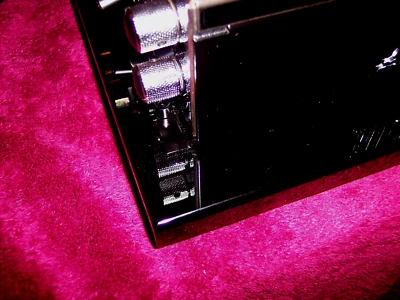 Soportes amplificador McIntosh MC-30 negros personalizados con herrajes de gama alta Foto 1 de 4