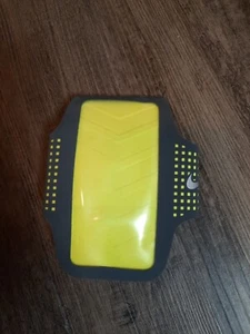 NIKE Adjustable Arm Band iPhone iPod Device Carrier Run Training Mp3 - Zdjęcie 1 z 7
