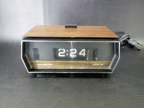 Vintage RETRO Lighted Rotating Flip Alarm Clock GE 8141-4 General Electric Clock Cover