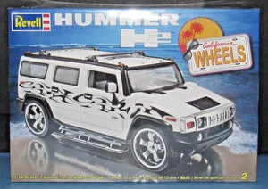 Hummer H2 mit California Wheels Revell Modellbausatz im Maßstab 1:25 (versiegelt) - Bild 1 von 6