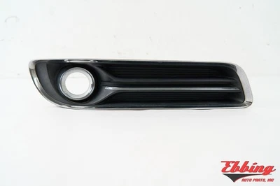 Bisel antiniebla derecho pasajero ID 68127946AB compatible con Chrysler 300 704777 2011-2014 Foto 1 de 4
