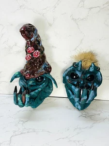 Vintage Handarbeit seltsame Figuren Kerzenhalter / Wandbehang - Bild 1 von 10