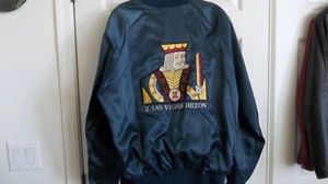 Vintage, HILTON Las Vegas Pokerraum bestickte Jacke, Größe L Satin Nylon blau - Bild 1 von 8