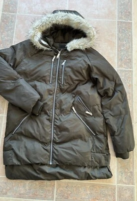 Женская куртка-пуховик Sam Edelman M оливковый зеленый с капюшоном на молнии - Изображение 1 из 4