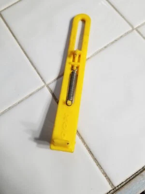 Vintage Cox spring loaded Launcher - Image 1 of 4