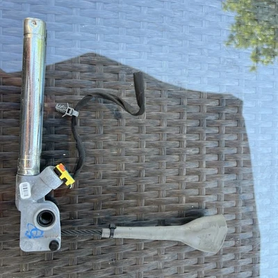 Tensor de cinturón de seguridad delantero derecho pasajero Cadillac SRX 2010-2016 6168741 Foto 1 de 4