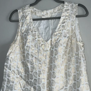 Lucy and Laurel 100% linen gold metallic and cream sleeveless top - Picture 1 of 8