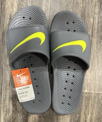 NUEVO CON ETIQUETAS Nike Kawa Slides Para hombres Talla 12 Cómodas Sandalias Sin Cordones Piscina Playa Toboganes Foto 1 de 2