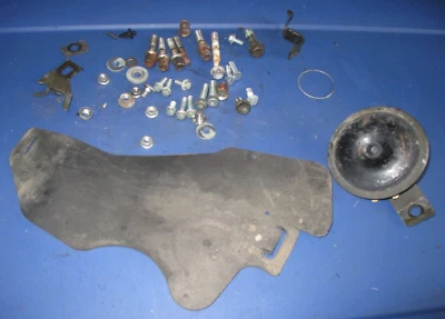 1999-2000 Honda CBR600 F4 CBR 600 Diversos suporte de parafuso montagem buzina clipe tampa - Imagem 1 de 4