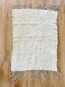 Hand Woven Wool Rug Fringe Primitive Beige 34" x 46" Farmhouse Cabin Lakehouse - Picture 1 of 7