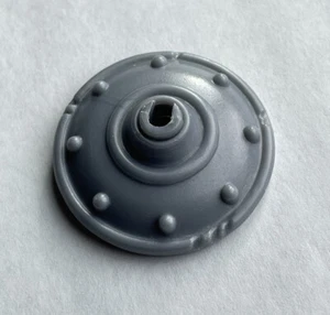 Vintage 1980s He-Man Masters of the Universe BEASTMAN Gray Shield Accessory MOTU - Imagen 1 de 4