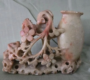 Intricate vintage hand carved Chinese soapstone vase With flowers 5"x4" - Picture 1 of 10