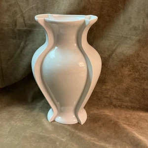 Mikasa Art Pottery Roma Design Vase German Porcelain White Glaze - Bild 1 von 3