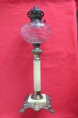 ANCIENNE  BELLE   LAMPE à PETROLE CRISTAL  BACCARAT  BRONZE et ONYX  AVEC GLOBE - Photo 1/4