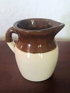Vintage UVP Roseville, Ohio USA Steinzeug #121-4 Krug - 5" hoch - markiert - Bild 1 von 4