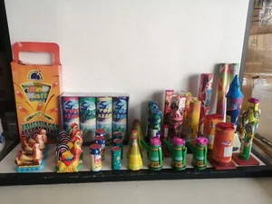 STOCK 50 SPETTACOLARI FONTANE VINTAGE PER FESTEGGIARE O COLLEZIONARE - Picture 1 of 1