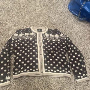 Dale of Norway Tulip Pattern Loop Button Front 100% Wool Cardigan Sweater Sz MED - Picture 1 of 7