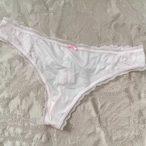 Victorias Secret Sz M Pink Thong Panties - Picture 1 of 4