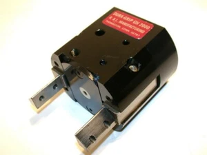 NEW DURA-GRIP 2 FINGER PRECISION AIR GRIPPER GH-2000 FREE SHIPPING - Picture 1 of 1