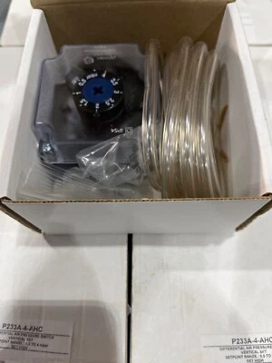 Johnson Controls P233A-4-AHC Differential Air Pressure Switch Vertical Set, New - Image 1 of 3