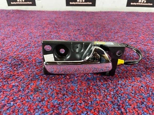 MANIJA DE PUERTA INTERIOR DELANTERA DERECHA JEEP GRAND CHEROKEE TRACKHAWK 6.2L 11-21 - Imagen 1 de 5