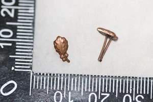 ORIGINAL US MILITARY 1 BRONZE OAK LEAF CLUSTER DEVICE FOR FULL SIZE MEDAL WW2 - - Picture 1 of 1