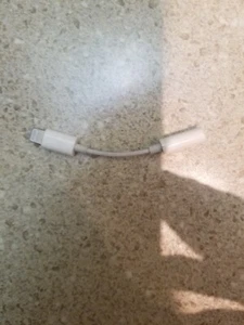Adaptateur audio Apple MMX62AM/A 3,5 mm - Photo 1 sur 1