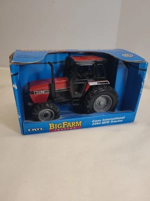 ERTL 1:32 Scale 2294 MFD Tractor CASE IH Farm Country Big Farm Tractor 1993inbox - Image 1 of 4