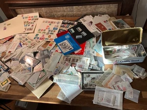 STAMPS GLORY BOX -WORLDWIDE & gb much mint material commemorative & difinitive - Picture 1 of 23