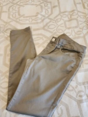 Pantalones ajustados American Rag para mujer junior talla 9 pierna recta beige-chino Foto 1 de 4