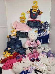 Build A Bear Mädchen Bär Set Schuhe Outfits Sonnenbrillen weiß Bär Aufhänger Schleifen LESEN - Bild 1 von 24
