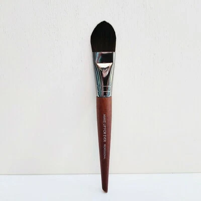 MAKE UP FOR EVER Foundation Brush, #104 Straight, Brand New! - Image 1 of 4