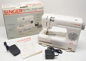 Singer Tiny Tailor Mending Sewing Machine TT600A - Tested Works