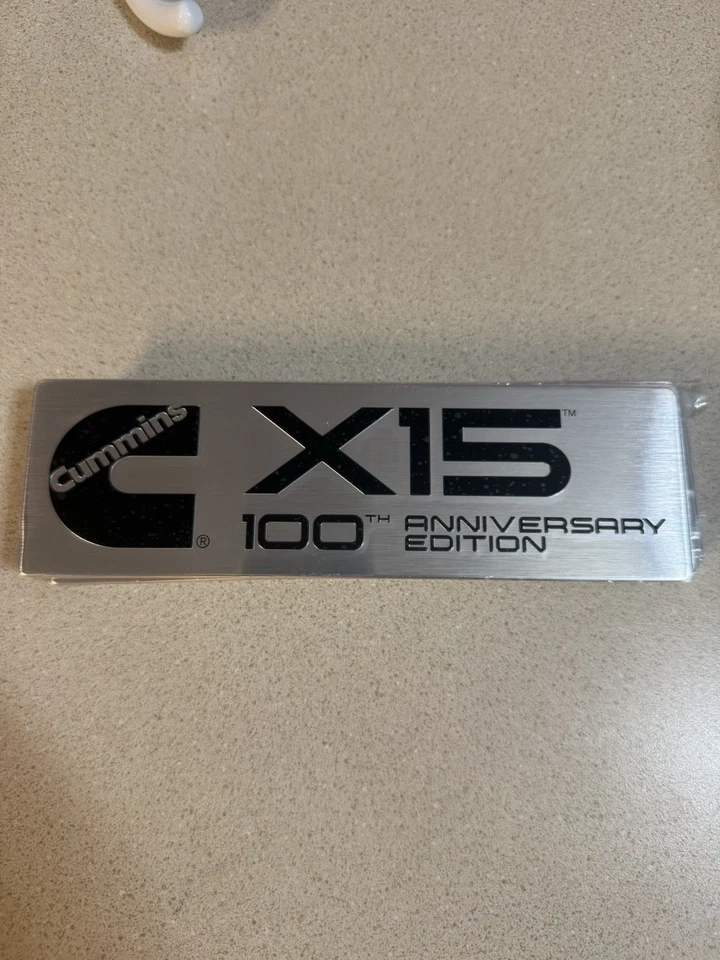 Cummins X15 100-летие издание эмблема магнитные пластины двигателя значок новый - Изображение 1 из 1