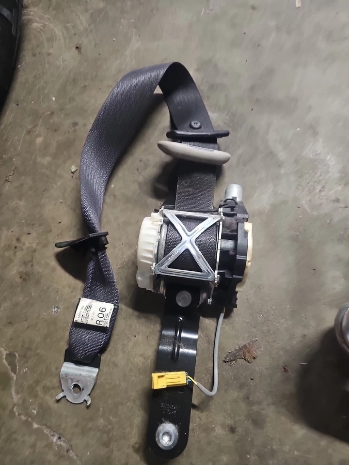 Se adapta a Chevy Suburban 1500 2007 2008 cinturón de seguridad delantero izquierdo conductor retractor negro OEM Foto 1 de 1