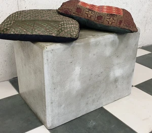 🔶 Sitzbank 2 Stück Betonblock Sitzfläche Podest Sockel Steinkunst BLACKFORM - Bild 1 von 3