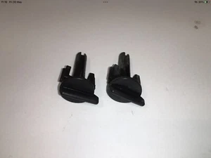 Par de clips para parrilla radiador Volvo 240 260 244 245 265 264 - Imagen 1 de 12