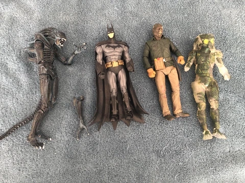 NECA Predator Aliens lot Batman whole and tight, others as fix or parts Cover