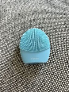 FOREO LUNA 3 FACE BRUSH AND ANTI-AGING MASSAGER 